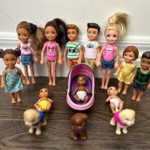 Barbie little sister & friends Mini Doll Set